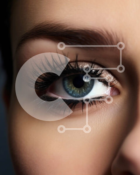 Intra Συλλεκτικό Ξύλινο Παζλ Plywood  4mm - Όμορφη κινηματογράφηση σε πρώτο πλάνο του γυναικείου ματιού με μακριές βλεφαρίδες και μπλε σκιά ματιών Σε Ξύλινο Κουτί - Διαστάσεις Puzzle: 10x10 cm – 25 κομμάτια