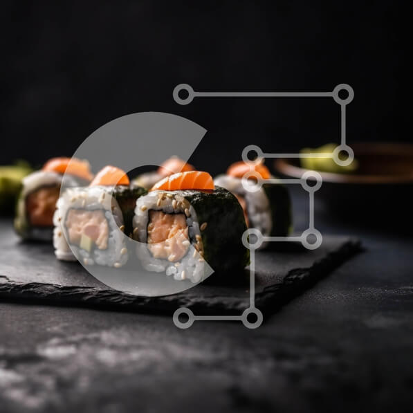 Σετ των 2 Intra Συλλεκτικό Ξύλινο Παζλ Plywood  4mm - Νόστιμα ρολά σούσι με σολομό και αβοκάντο σε ένα μαύρο πιάτο Σε Ξύλινο Κουτί - Διαστάσεις: 10x10 cm – 25 κομμάτια