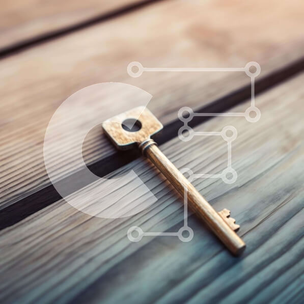 Intra Συλλεκτικό Ξύλινο Παζλ Plywood  4mm - Χρυσό κλειδί στο παλιό ξύλινο τραπέζι Σε Ξύλινο Κουτί - Διαστάσεις: 10x10 cm – 25 κομμάτια