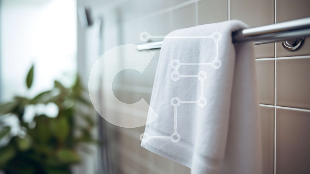 Intra Συλλεκτικό Ξύλινο Παζλ Plywood  4mm - Καθαρό και μινιμαλιστικό μπάνιο με λευκή πετσέτα και φυτό σε γλάστρα Σε Ξύλινο Κουτί - Διαστάσεις Puzzle: 10x10 cm – 25 κομμάτια