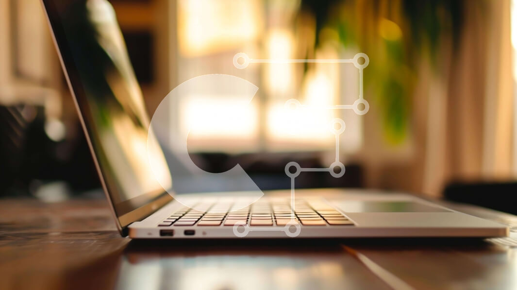 Intra Συλλεκτικό Ξύλινο Παζλ Plywood  4mm - Φορητός υπολογιστής σε ξύλινο τραπέζι στο γραφείο σπιτιού Σε Ξύλινο Κουτί - Διαστάσεις Puzzle: 10x10 cm – 25 κομμάτια