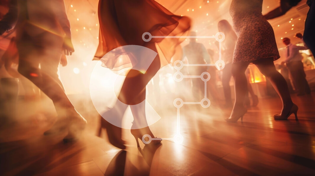 Intra Συλλεκτικό Ξύλινο Παζλ Plywood  4mm - Άνθρωποι που χορεύουν σε μια πίστα σε μια εκδήλωση ή ένα πάρτι Σε Ξύλινο Κουτί - Διαστάσεις Puzzle: 10x10 cm – 25 κομμάτια