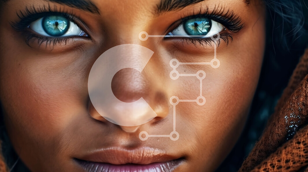 Intra Συλλεκτικό Ξύλινο Παζλ Plywood  4mm - Όμορφο πορτρέτο μιας γυναίκας με σκούρο δέρμα και φωτεινά μπλε μάτια Σε Ξύλινο Κουτί - Διαστάσεις Puzzle: 10x10 cm – 25 κομμάτια