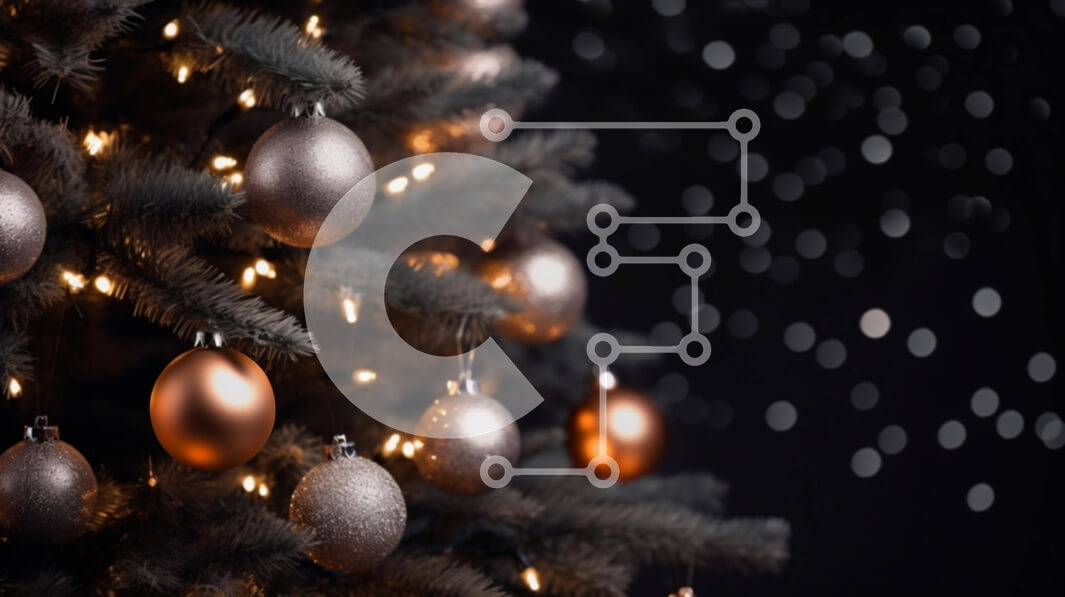 Intra Συλλεκτικό Ξύλινο Παζλ Plywood  4mm - Χρυσό και ασημί διακοσμημένο χριστουγεννιάτικο δέντρο σε μαύρο φόντο Σε Ξύλινο Κουτί - Διαστάσεις: 10x10 cm – 25 κομμάτια