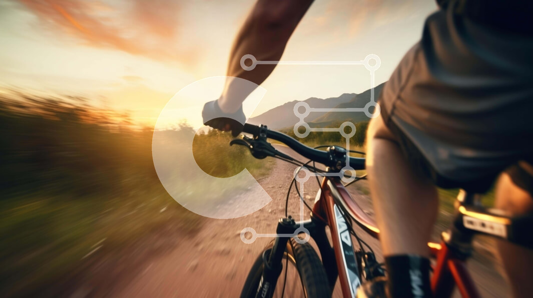 Intra Συλλεκτικό Ξύλινο Παζλ Plywood  4mm - Ποδηλασία στο ηλιοβασίλεμα σε πλακόστρωτα μονοπάτια Σε Ξύλινο Κουτί - Διαστάσεις Puzzle: 10x10 cm – 25 κομμάτια