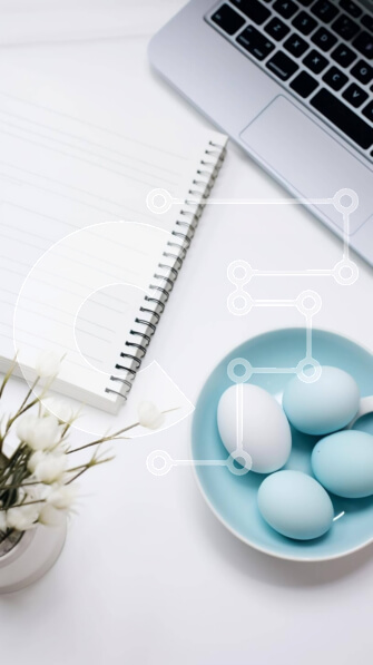 Intra Συλλεκτικό Ξύλινο Παζλ Plywood  4mm - Λευκό τραπέζι με σημειωματάριο, αυγά, λουλούδια και φορητό υπολογιστή Σε Ξύλινο Κουτί - Διαστάσεις Puzzle: 10x10 cm – 25 κομμάτια