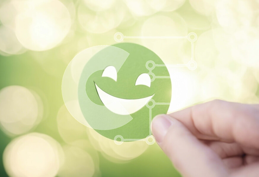 Intra Συλλεκτικό Ξύλινο Παζλ Plywood  4mm - Χέρι που κρατά μια αποκοπή χαρτιού χαμογελαστό πρόσωπο Σε Ξύλινο Κουτί - Διαστάσεις Puzzle: 10x10 cm – 25 κομμάτια