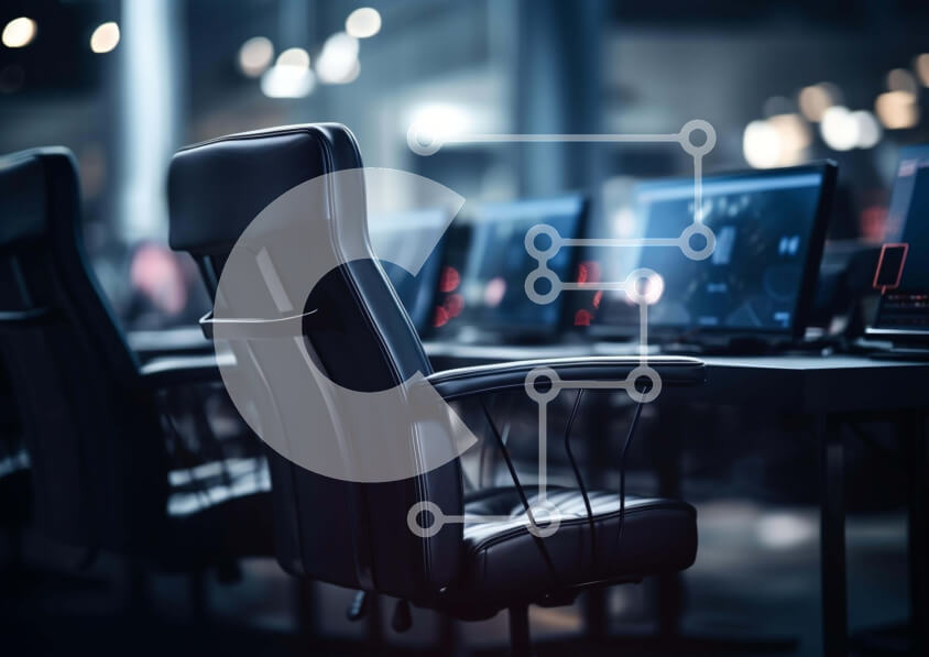 Intra Συλλεκτικό Ξύλινο Παζλ Plywood  4mm - Μοντέρνο δωμάτιο υπολογιστών με πολλαπλά γραφεία και οθόνες Σε Ξύλινο Κουτί - Διαστάσεις Puzzle: 10x10 cm – 25 κομμάτια