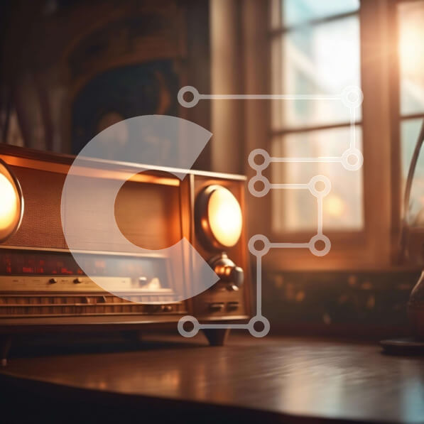 Intra Συλλεκτικό Ξύλινο Παζλ Plywood  4mm - Vintage ραδιόφωνο και φωτιστικά σε ξύλινο τραπέζι Σε Ξύλινο Κουτί - Διαστάσεις Puzzle: 10x10 cm – 25 κομμάτια