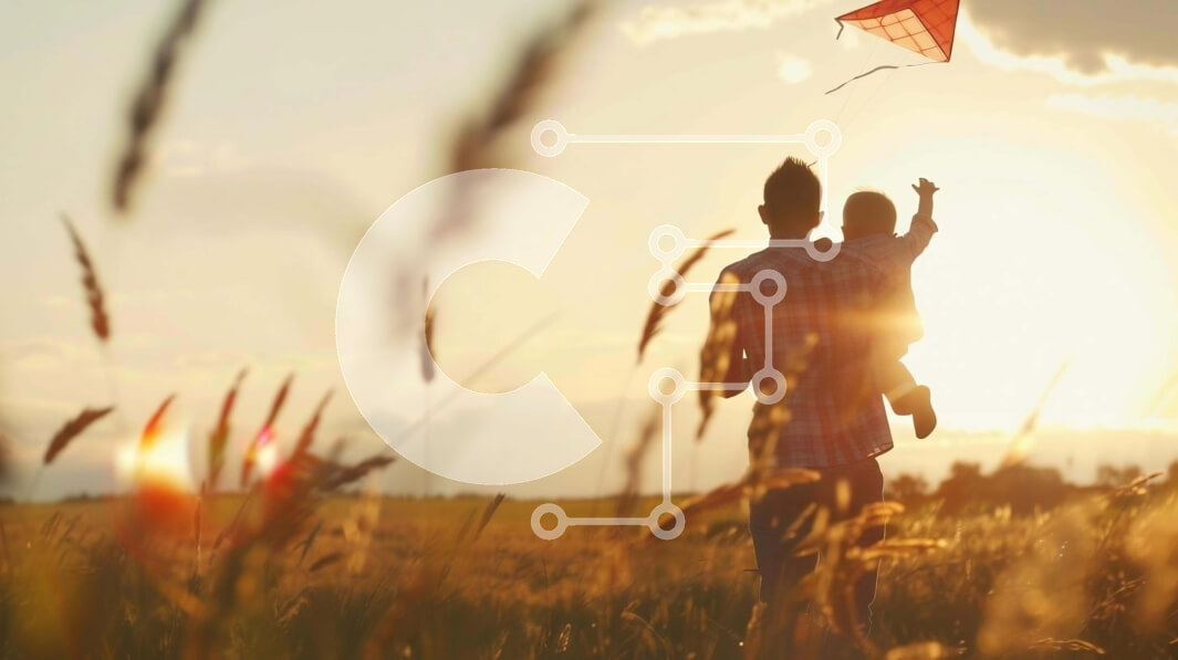 Intra Συλλεκτικό Ξύλινο Παζλ Plywood  4mm - Πατέρας και γιος που πετούν χαρταετό στο ηλιοβασίλεμα στο Grassy Field Σε Ξύλινο Κουτί - Διαστάσεις Puzzle: 10x10 cm – 25 κομμάτια