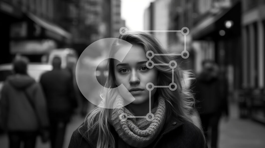 Intra Συλλεκτικό Ξύλινο Παζλ Plywood  4mm - Όμορφη εικόνα μιας νεαρής γυναίκας σε έναν δρόμο της πόλης Σε Ξύλινο Κουτί - Διαστάσεις Puzzle: 10x10 cm – 25 κομμάτια