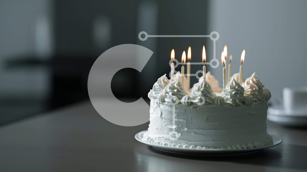 Σετ των 2 Intra Συλλεκτικό Ξύλινο Παζλ Plywood  4mm - Λευκό κέικ με εννέα αναμμένα κεριά στο τραπέζι Σε Ξύλινο Κουτί - Διαστάσεις: 10x10 cm – 25 κομμάτια