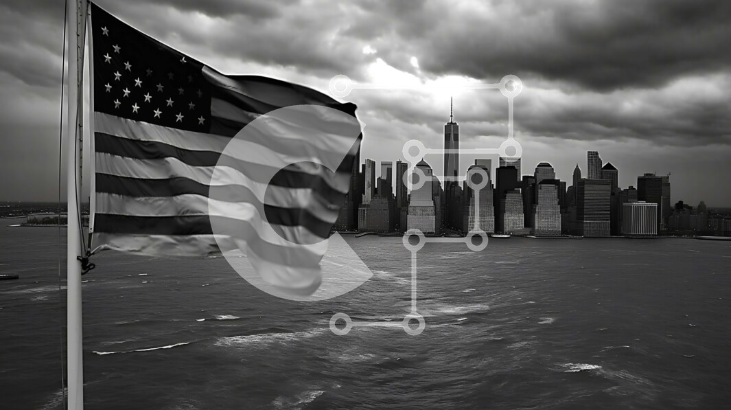 Intra Συλλεκτικό Ξύλινο Παζλ Plywood  4mm - Ασπρόμαυρη φωτογραφία της αμερικανικής σημαίας πάνω από τον ορίζοντα της πόλης Σε Ξύλινο Κουτί - Διαστάσεις Puzzle: 10x10 cm – 25 κομμάτια