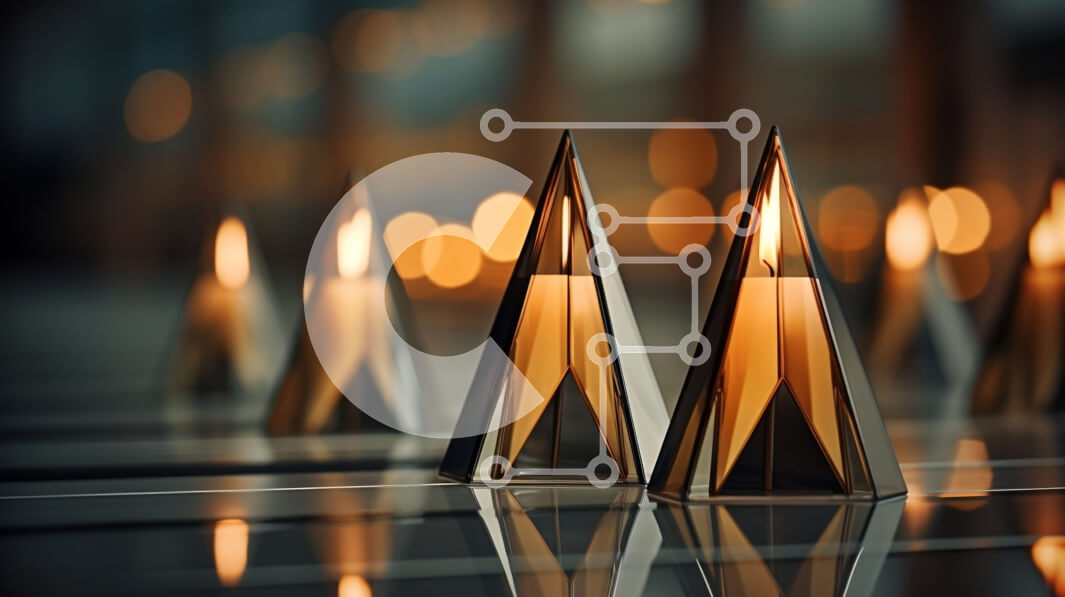 Intra Συλλεκτικό Ξύλινο Παζλ Plywood  4mm - Κεριά πυραμίδας σε ένα τραπέζι Σε Ξύλινο Κουτί - Διαστάσεις Puzzle: 10x10 cm – 25 κομμάτια