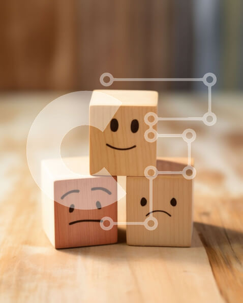 Intra Συλλεκτικό Ξύλινο Παζλ Plywood  4mm - Στοιβαγμένοι ξύλινοι μπλοκ με χαμογελαστά πρόσωπα Σε Ξύλινο Κουτί - Διαστάσεις: 10x10 cm – 25 κομμάτια