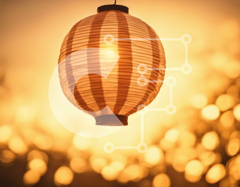 Intra Συλλεκτικό Ξύλινο Παζλ Plywood  4mm - Χάρτινο φανάρι κρεμασμένο σε κορδόνι με θολό φόντο Σε Ξύλινο Κουτί - Διαστάσεις Puzzle: 10x10 cm – 25 κομμάτια