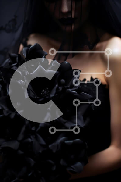 Intra Συλλεκτικό Ξύλινο Παζλ Plywood  4mm - Γυναίκα με μαύρο μπουκέτο λουλουδιών Σε Ξύλινο Κουτί - Διαστάσεις Puzzle: 10x10 cm – 25 κομμάτια