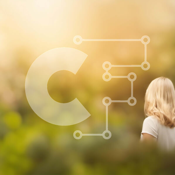 Intra Συλλεκτικό Ξύλινο Παζλ Plywood  4mm - Γυναίκα που στέκεται σε ένα πάρκο ή έναν κήπο Σε Ξύλινο Κουτί - Διαστάσεις Puzzle: 10x10 cm – 25 κομμάτια