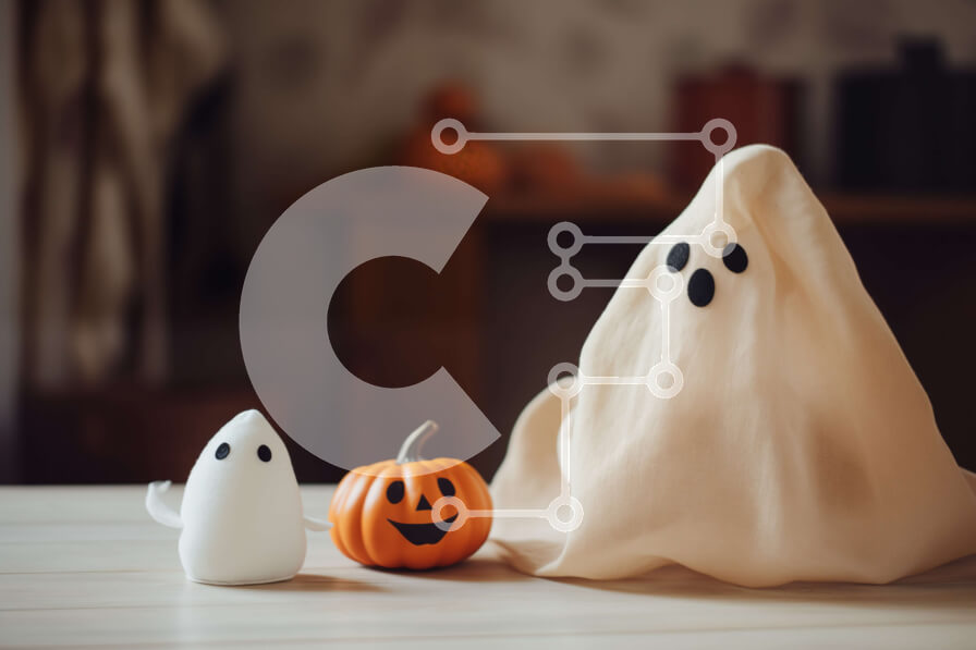 Intra Συλλεκτικό Ξύλινο Παζλ Plywood  4mm - Διακοσμήσεις αποκριών σε ξύλινο τραπέζι με ειδώλια φαντασμάτων και κολοκύθες Σε Ξύλινο Κουτί - Διαστάσεις Puzzle: 10x10 cm – 25 κομμάτια