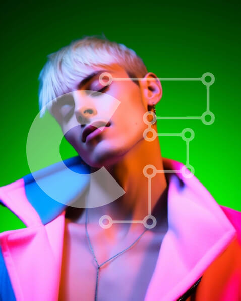 Intra Συλλεκτικό Ξύλινο Παζλ Plywood  4mm - Κομψός νεαρός άνδρας με ροζ σακάκι Σε Ξύλινο Κουτί - Διαστάσεις Puzzle: 10x10 cm – 25 κομμάτια