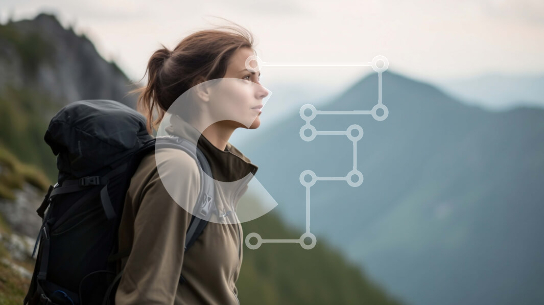 Intra Συλλεκτικό Ξύλινο Παζλ Plywood  4mm - Εκπληκτικό τοπίο: Γυναίκα που στέκεται στον βραχώδη βράχο με θέα στην κοιλάδα με τα βουνά Σε Ξύλινο Κουτί - Διαστάσεις: 10x10 cm – 25 κομμάτια