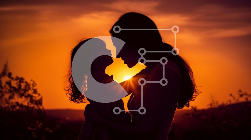 Intra Συλλεκτικό Ξύλινο Παζλ Plywood  4mm - Προσωπική στιγμή: Μητέρα και παιδί που παρακολουθούν το ηλιοβασίλεμα Σε Ξύλινο Κουτί - Διαστάσεις Puzzle: 10x10 cm – 25 κομμάτια