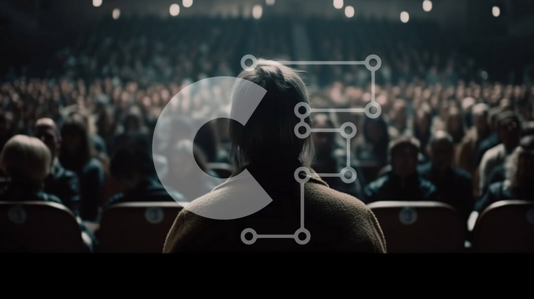 Intra Συλλεκτικό Ξύλινο Παζλ Plywood  4mm - Γυναίκα στη σκηνή μπροστά από μεγάλο κοινό Σε Ξύλινο Κουτί - Διαστάσεις Puzzle: 10x10 cm – 25 κομμάτια