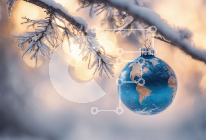 Intra Συλλεκτικό Ξύλινο Παζλ Plywood  4mm - Στολίδι σε σχήμα σφαίρας που κρέμεται από κλαδί δέντρου σε χιονισμένο φόντο Σε Ξύλινο Κουτί - Διαστάσεις: 10x10 cm – 25 κομμάτια