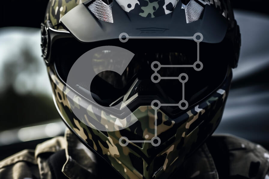 Intra Συλλεκτικό Ξύλινο Παζλ Plywood  4mm - Πρόσωπο με ρούχα καμουφλάζ με μοτοσικλέτες στο παρασκήνιο Σε Ξύλινο Κουτί - Διαστάσεις Puzzle: 10x10 cm – 25 κομμάτια