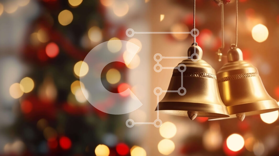 Intra Συλλεκτικό Ξύλινο Παζλ Plywood  4mm - Χρυσές χριστουγεννιάτικες καμπάνες σε φωτισμένο φόντο δέντρου Σε Ξύλινο Κουτί - Διαστάσεις: 10x10 cm – 25 κομμάτια