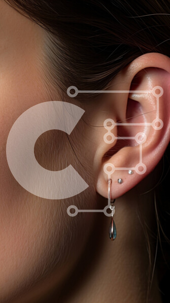 Intra Συλλεκτικό Ξύλινο Παζλ Plywood  4mm - Γυναικείο αυτί με διαμαντένιο καρφωτό σκουλαρίκι Σε Ξύλινο Κουτί - Διαστάσεις Puzzle: 10x10 cm – 25 κομμάτια