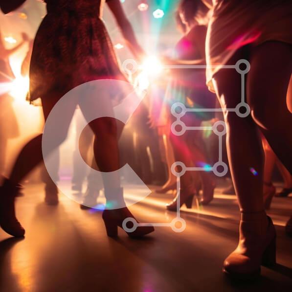 Intra Συλλεκτικό Ξύλινο Παζλ Plywood  4mm - Ομάδα ανθρώπων που χορεύουν σε ένα πάρτι Σε Ξύλινο Κουτί - Διαστάσεις Puzzle: 10x10 cm – 25 κομμάτια