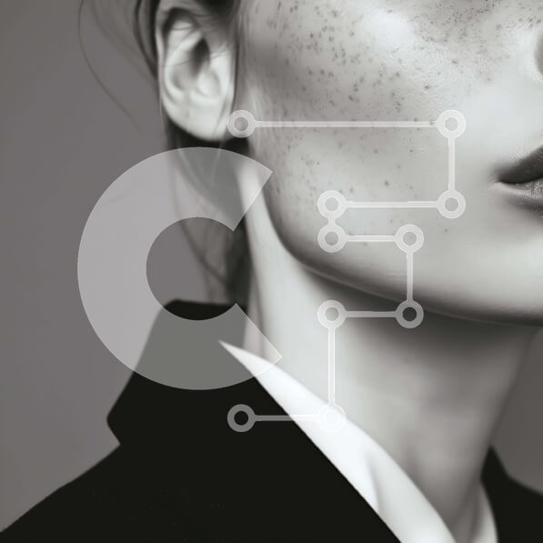 Σετ των 2 Intra Συλλεκτικό Ξύλινο Παζλ Plywood  4mm - Ασπρόμαυρο πορτρέτο γυναίκας με φακίδες Σε Ξύλινο Κουτί - Διαστάσεις: 10x10 cm – 25 κομμάτια