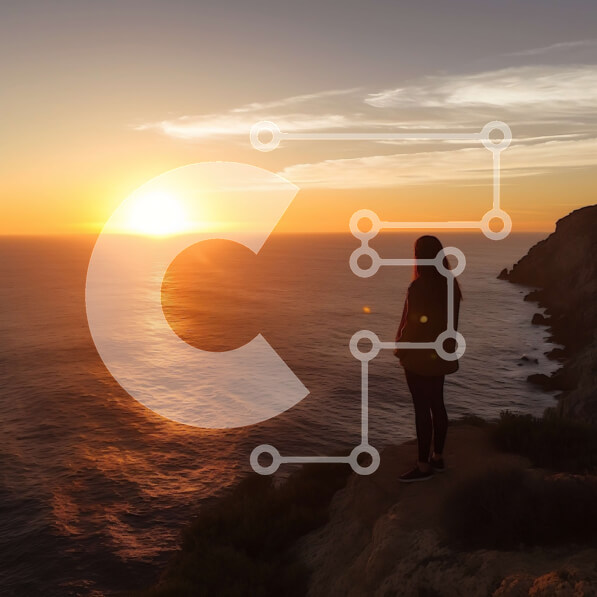 Intra Συλλεκτικό Ξύλινο Παζλ Plywood  4mm - Εκπληκτική θέα στο ηλιοβασίλεμα μιας γυναίκας σε έναν βράχο Σε Ξύλινο Κουτί - Διαστάσεις: 10x10 cm – 25 κομμάτια