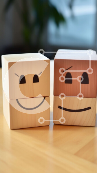 Intra Συλλεκτικό Ξύλινο Παζλ Plywood  4mm - Smiley Face Ξύλινα Μπλοκ σε ξύλινο τραπέζι Σε Ξύλινο Κουτί - Διαστάσεις: 10x10 cm – 25 κομμάτια