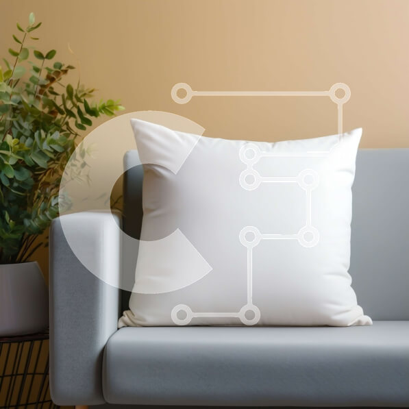 Intra Συλλεκτικό Ξύλινο Παζλ Plywood  4mm - Λευκό μαξιλάρι σε γκρίζο καναπέ μπροστά από μπεζ τοίχο Σε Ξύλινο Κουτί - Διαστάσεις Puzzle: 10x10 cm – 25 κομμάτια