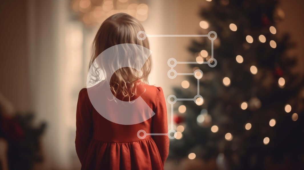 Intra Συλλεκτικό Ξύλινο Παζλ Plywood  4mm - Νεαρό κορίτσι με πορτοκαλί φόρεμα που στέκεται μπροστά από ένα χριστουγεννιάτικο δέντρο Σε Ξύλινο Κουτί - Διαστάσεις: 10x10 cm – 25 κομμάτια