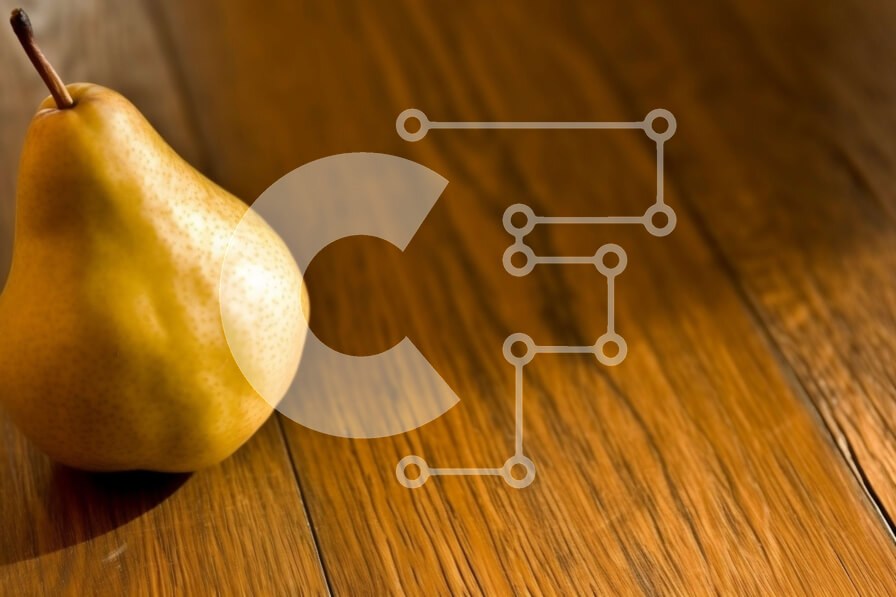 Σετ των 2 Intra Συλλεκτικό Ξύλινο Παζλ Plywood  4mm - Φρεσκοκομμένο κίτρινο αχλάδι σε ένα ρουστίκ ξύλινο τραπέζι Σε Ξύλινο Κουτί - Διαστάσεις: 10x10 cm – 25 κομμάτια