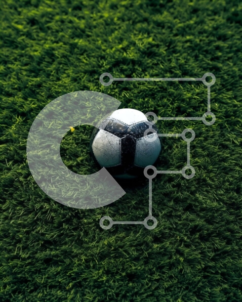 Intra Συλλεκτικό Ξύλινο Παζλ Plywood  4mm - Εικόνα μιας μπάλας ποδοσφαίρου σε ένα πράσινο γήπεδο Σε Ξύλινο Κουτί - Διαστάσεις Puzzle: 10x10 cm – 25 κομμάτια