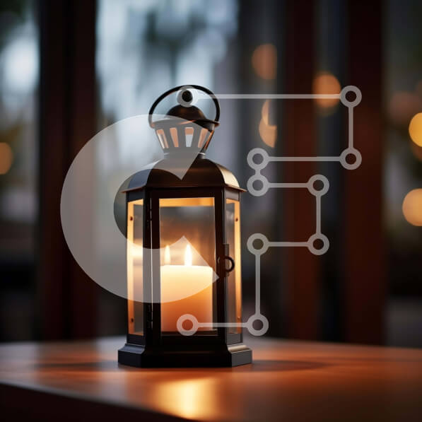 Intra Συλλεκτικό Ξύλινο Παζλ Plywood  4mm - Φανάρι υπό το φως των κεριών στο τραπέζι με ανοιχτό παράθυρο Σε Ξύλινο Κουτί - Διαστάσεις Puzzle: 10x10 cm – 25 κομμάτια