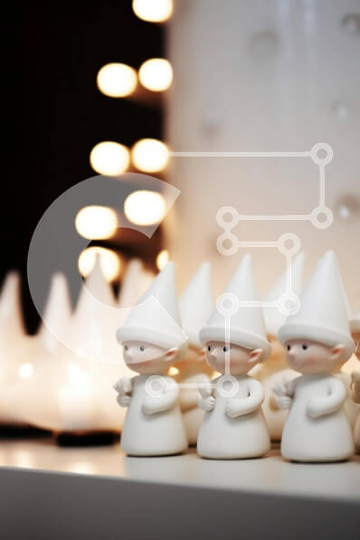 Intra Συλλεκτικό Ξύλινο Παζλ Plywood  4mm - Άσπρα αγαλματίδια με κεριά Σε Ξύλινο Κουτί - Διαστάσεις Puzzle: 10x10 cm – 25 κομμάτια