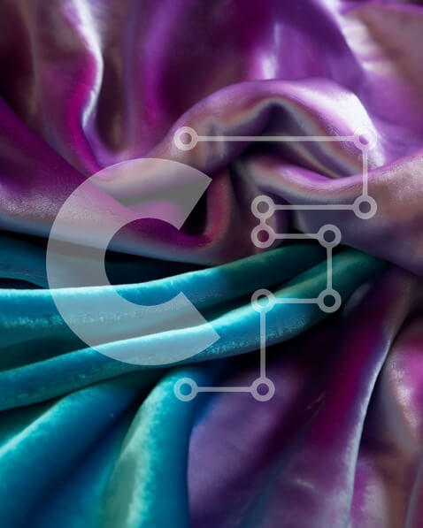 Intra Συλλεκτικό Ξύλινο Παζλ Plywood  4mm - Κομψή και εκλεπτυσμένη κινηματογράφηση σε πρώτο πλάνο από μοβ και μπλε μεταξωτό ύφασμα Σε Ξύλινο Κουτί - Διαστάσεις Puzzle: 10x10 cm – 25 κομμάτια