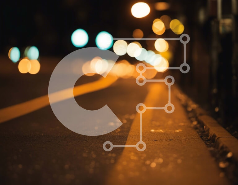 Intra Συλλεκτικό Ξύλινο Παζλ Plywood  4mm - Θολή σκηνή δρόμου τη νύχτα με φώτα Σε Ξύλινο Κουτί - Διαστάσεις Puzzle: 10x10 cm – 25 κομμάτια