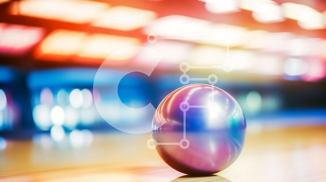 Intra Συλλεκτικό Ξύλινο Παζλ Plywood  4mm - Πολύχρωμη μπάλα μπόουλινγκ σε θολά φώτα φόντου Σε Ξύλινο Κουτί - Διαστάσεις Puzzle: 10x10 cm – 25 κομμάτια