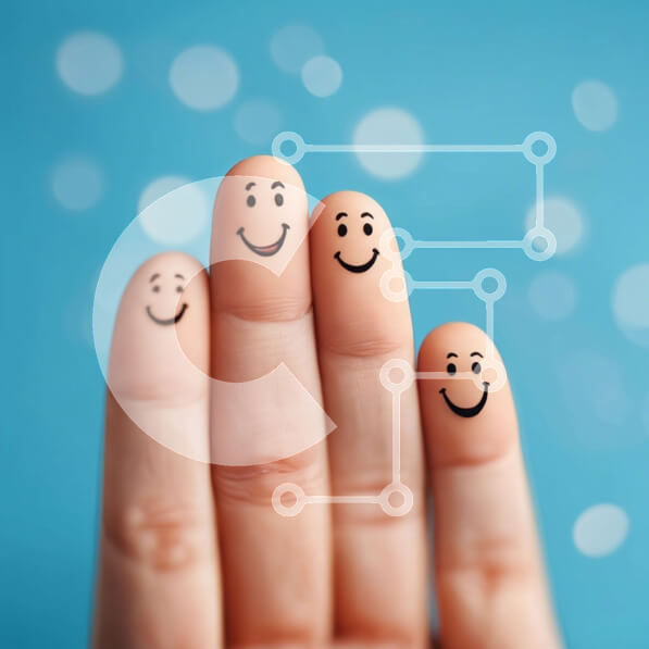 Σετ των 2 Intra Συλλεκτικό Ξύλινο Παζλ Plywood  4mm - Χέρι με Smiley Face Nails σε μπλε φόντο Σε Ξύλινο Κουτί - Διαστάσεις: 10x10 cm – 25 κομμάτια