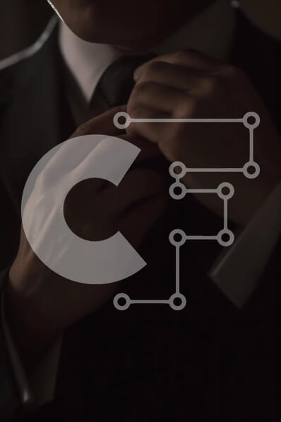 Intra Συλλεκτικό Ξύλινο Παζλ Plywood  4mm - Κομψός άνδρας που ρυθμίζει τη γραβάτα με σκούρο κοστούμι Σε Ξύλινο Κουτί - Διαστάσεις Puzzle: 10x10 cm – 25 κομμάτια