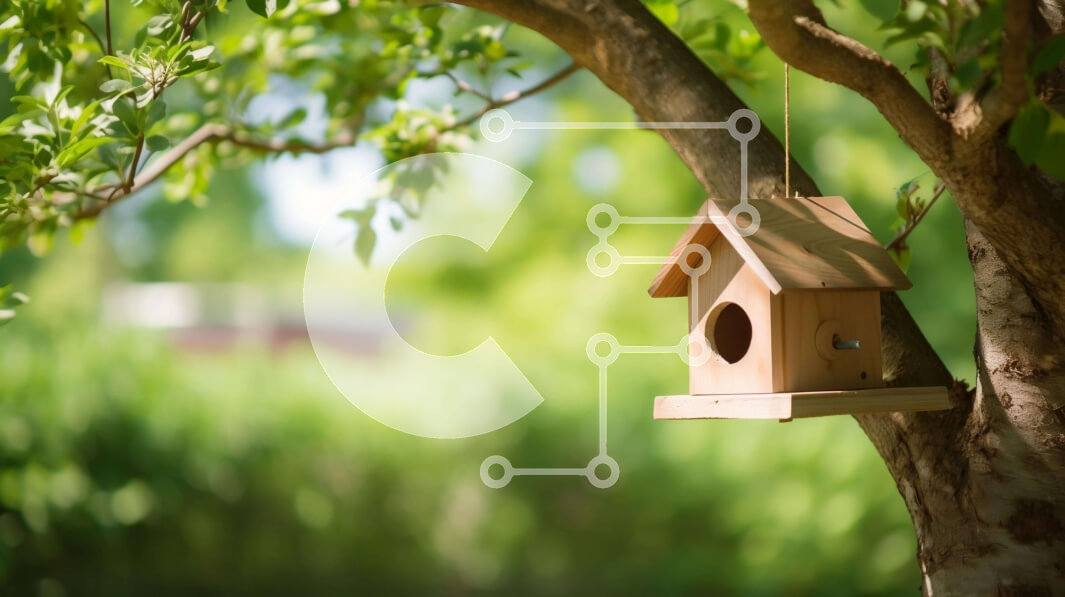 Intra Συλλεκτικό Ξύλινο Παζλ Plywood  4mm - Σπιτάκι πουλιών που κρέμεται από κλαδί δέντρου Σε Ξύλινο Κουτί - Διαστάσεις: 10x10 cm – 25 κομμάτια