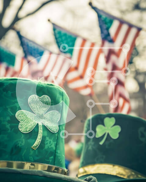 Intra Συλλεκτικό Ξύλινο Παζλ Plywood  4mm - Γιορτή του Αγίου Πατρικίου με καπέλα τριφύλλι και αμερικανικές σημαίες Σε Ξύλινο Κουτί - Διαστάσεις: 10x10 cm – 25 κομμάτια