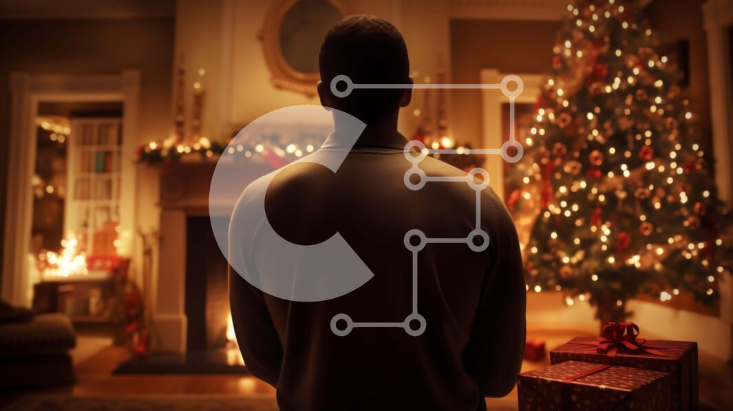 Intra Συλλεκτικό Ξύλινο Παζλ Plywood  4mm - Άνδρας που γιορτάζει τα Χριστούγεννα μπροστά από το στολισμένο δέντρο Σε Ξύλινο Κουτί - Διαστάσεις: 10x10 cm – 25 κομμάτια