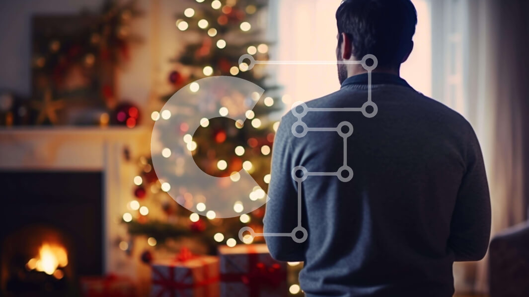 Intra Συλλεκτικό Ξύλινο Παζλ Plywood  4mm - Άτομο που απολαμβάνει την περίοδο των διακοπών δίπλα στο χριστουγεννιάτικο δέντρο και το τζάκι Σε Ξύλινο Κουτί - Διαστάσεις: 10x10 cm – 25 κομμάτια